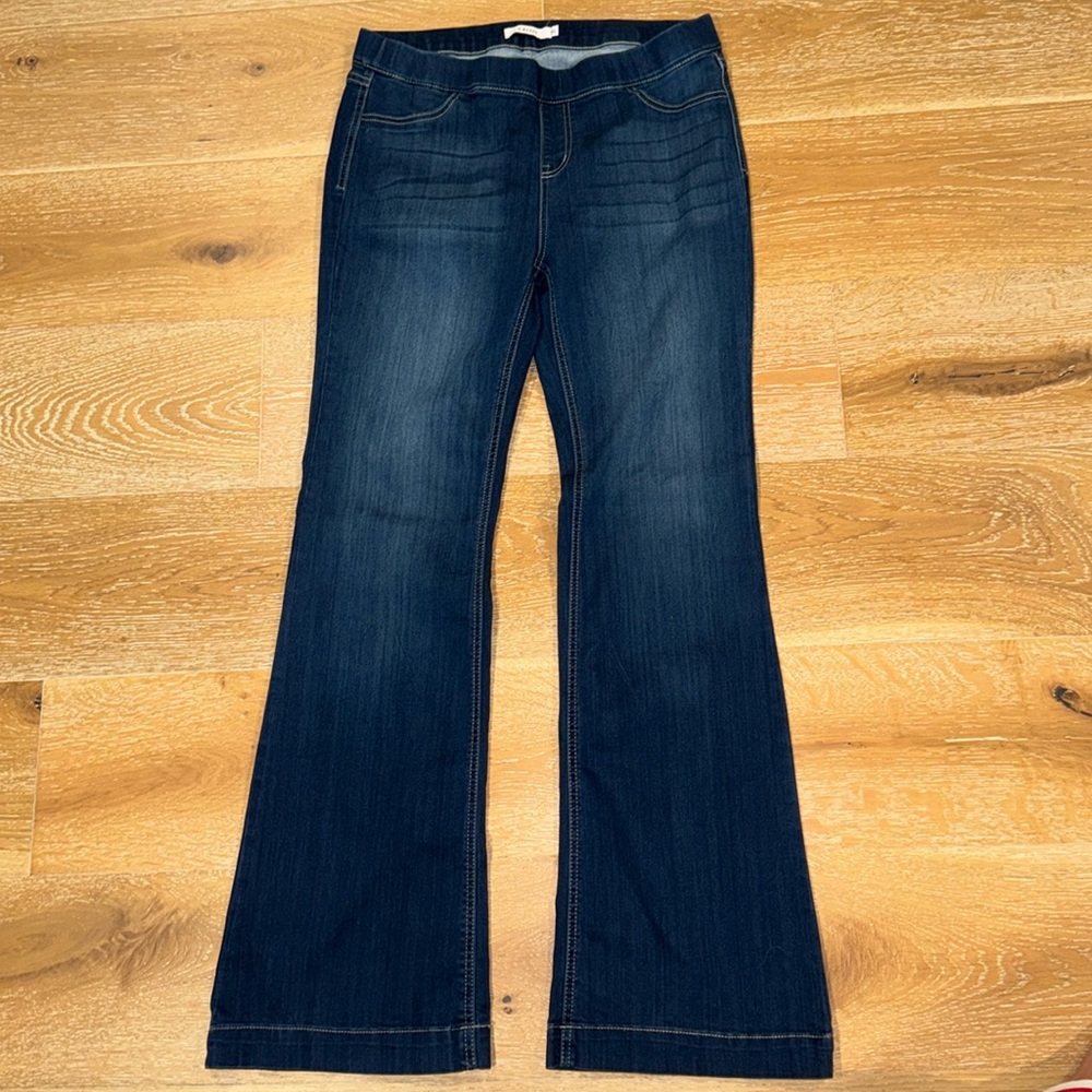 Cello pull on flare jeans. High rise. Size XL.